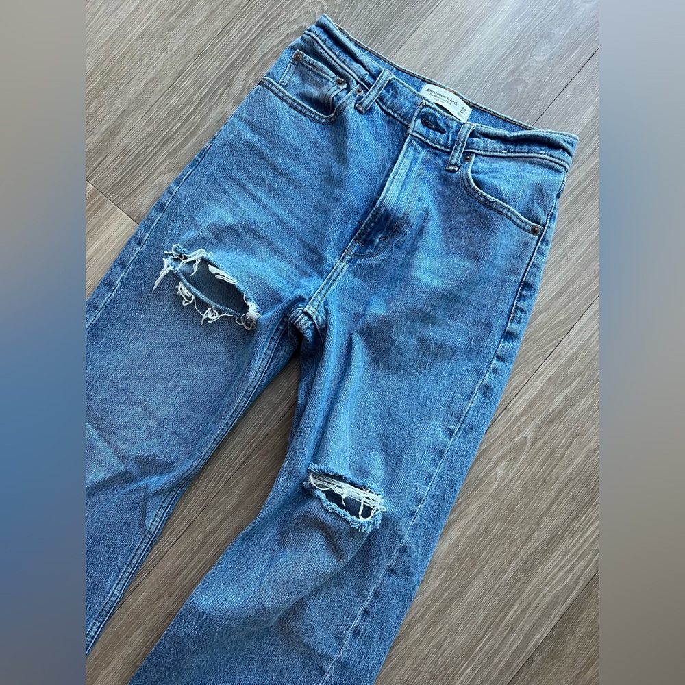 Abercombie & Fitch 90s relaxed High Rise Jeans Size 00 - Picture 2 of 4